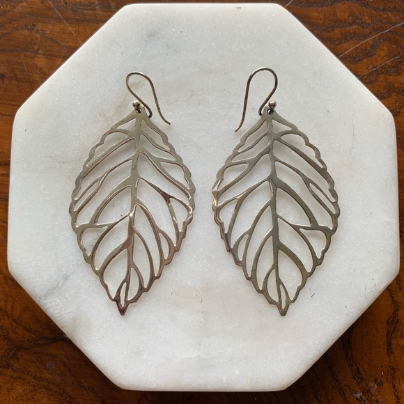 Silver leaf earrings - Picture 1 of 4